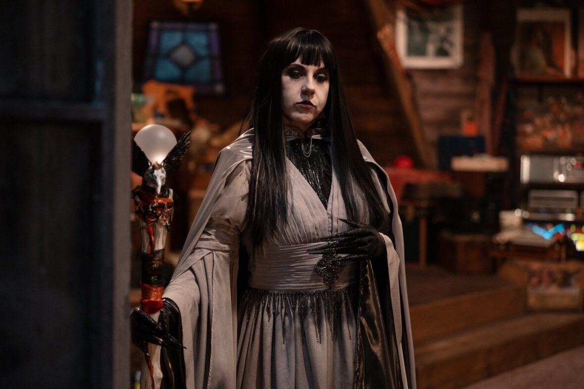 Still of Jodie Sweetin on Vampirina: Teenage Vampire