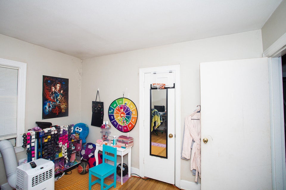 305 Hillsboro