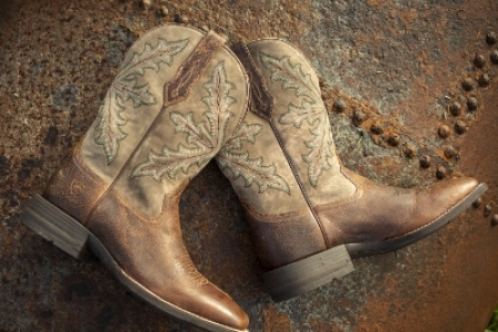 Ariat Brand Shop - Fresno 93704