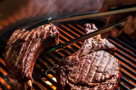 Have you ever wondered what is so special about a Big Green Egg?