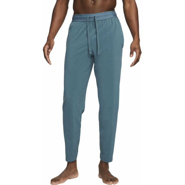 Nike / Men's Flex Iron DriFit Yoga Pants