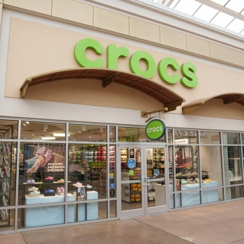 Crocs at National Harbor