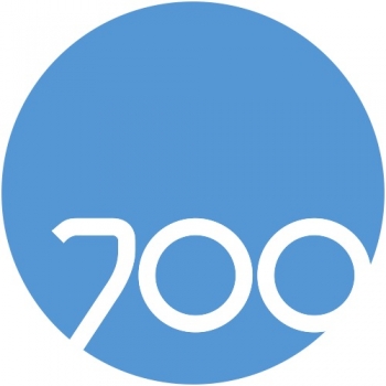 700
