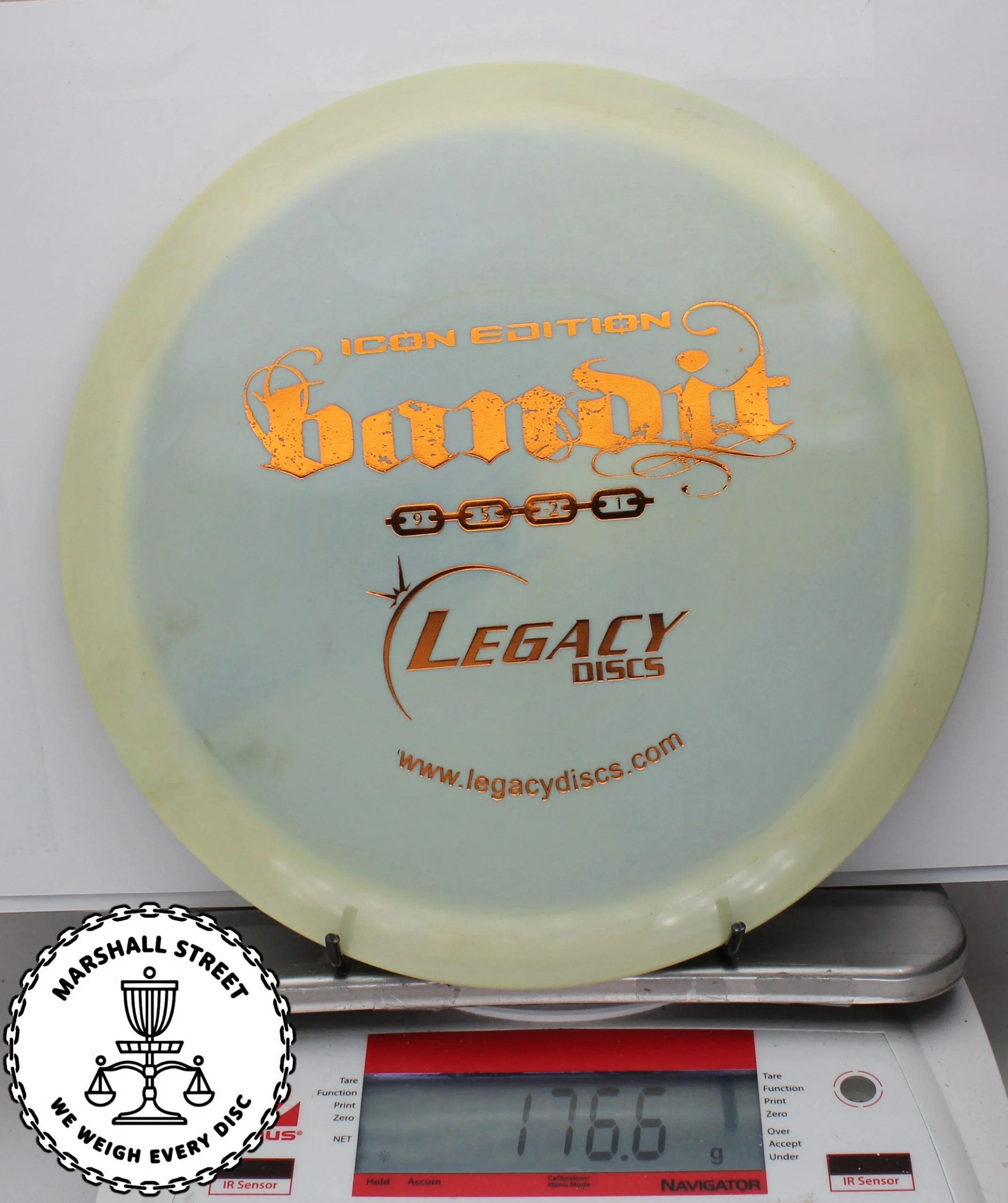138645.jpg Icon Bandit - #32 CreamGry, 177