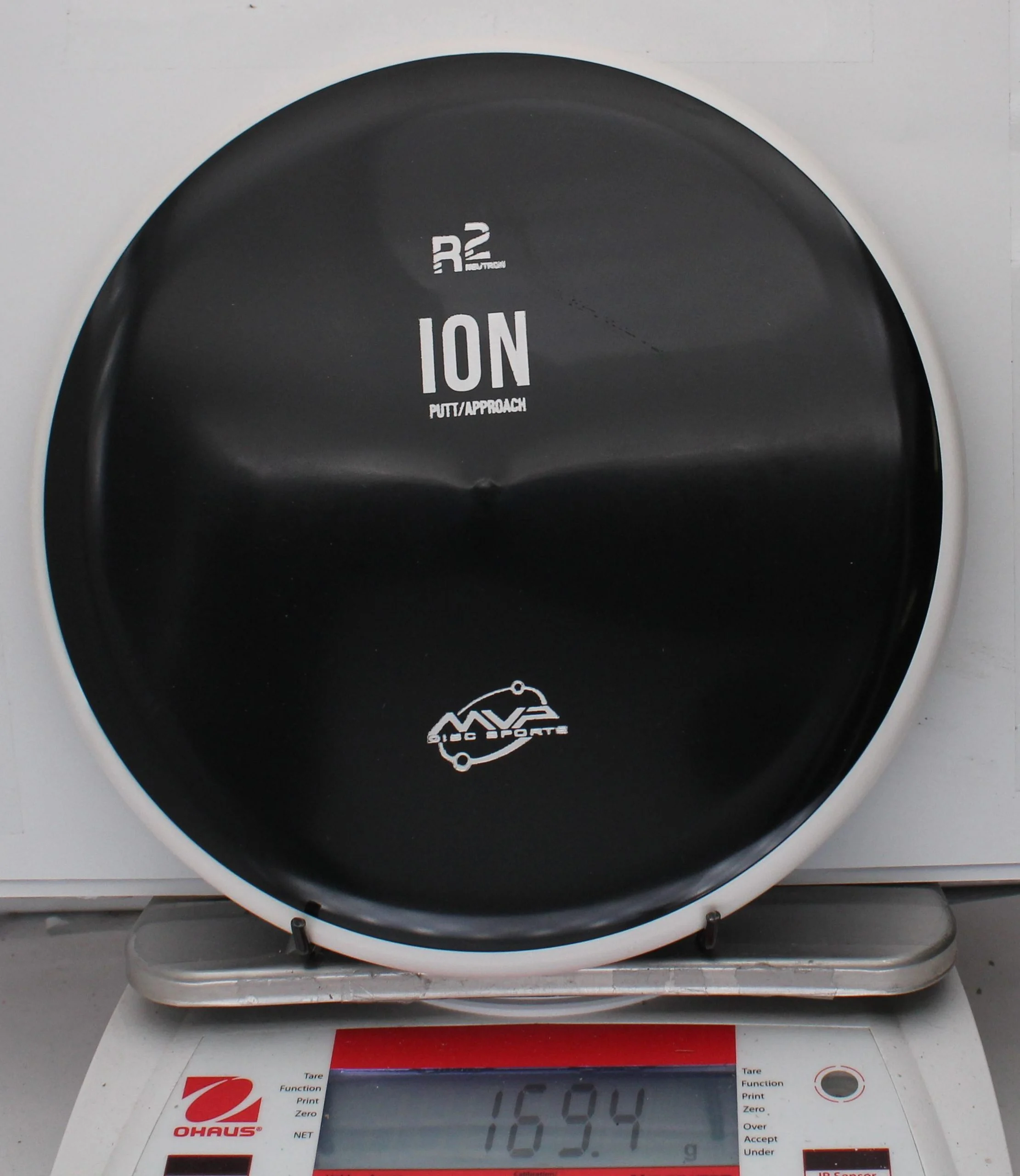 172941.jpg R2 Neutron Ion - #09 W-Black, 169