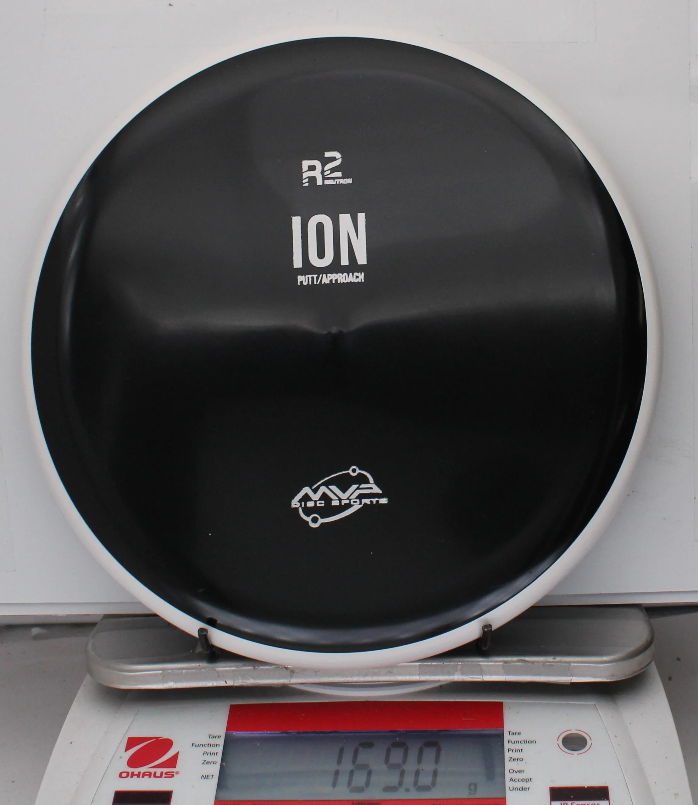 172935.jpg R2 Neutron Ion - #03 W-Black, 169