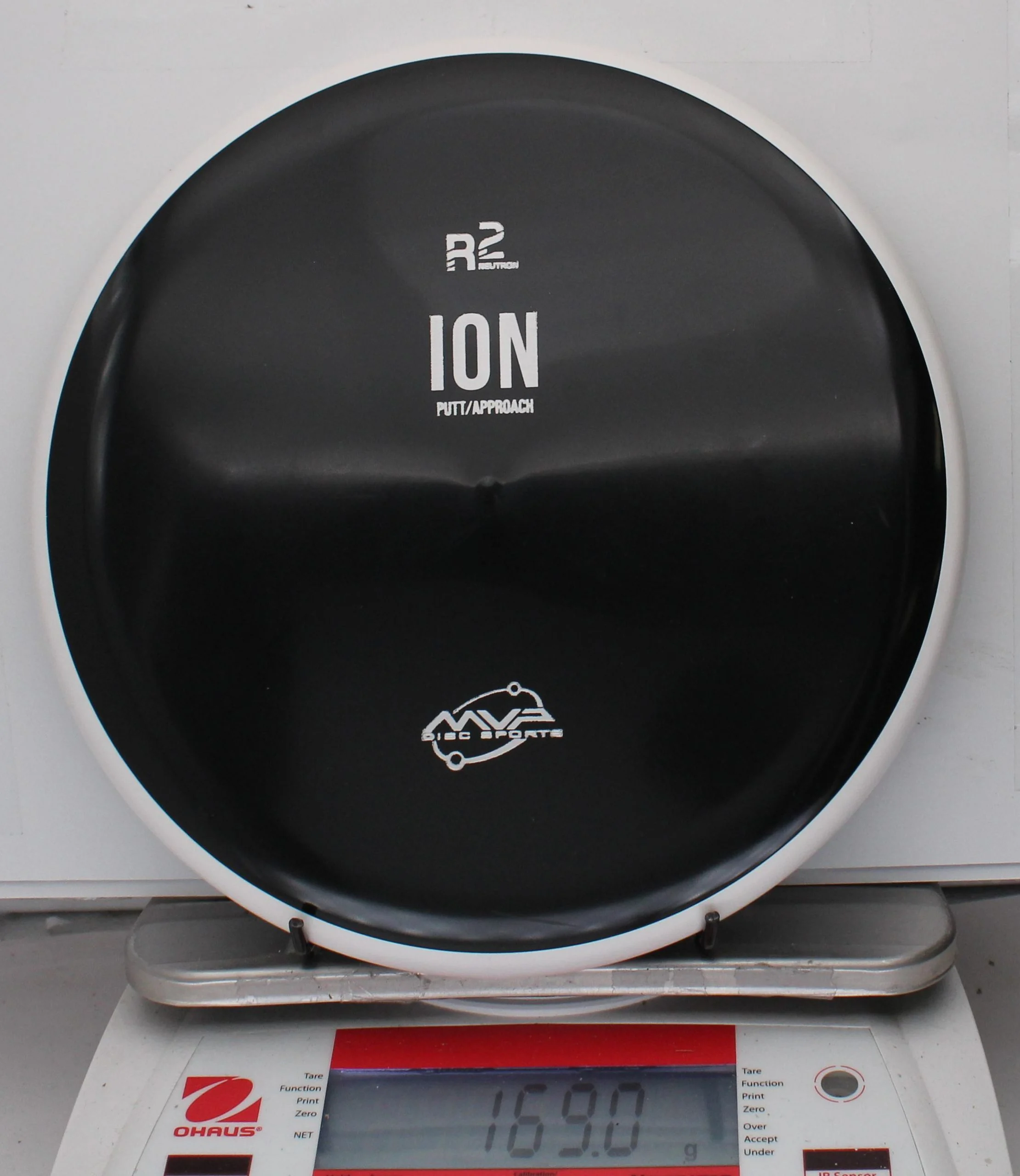 172934.jpg R2 Neutron Ion - #02 W-Black, 169