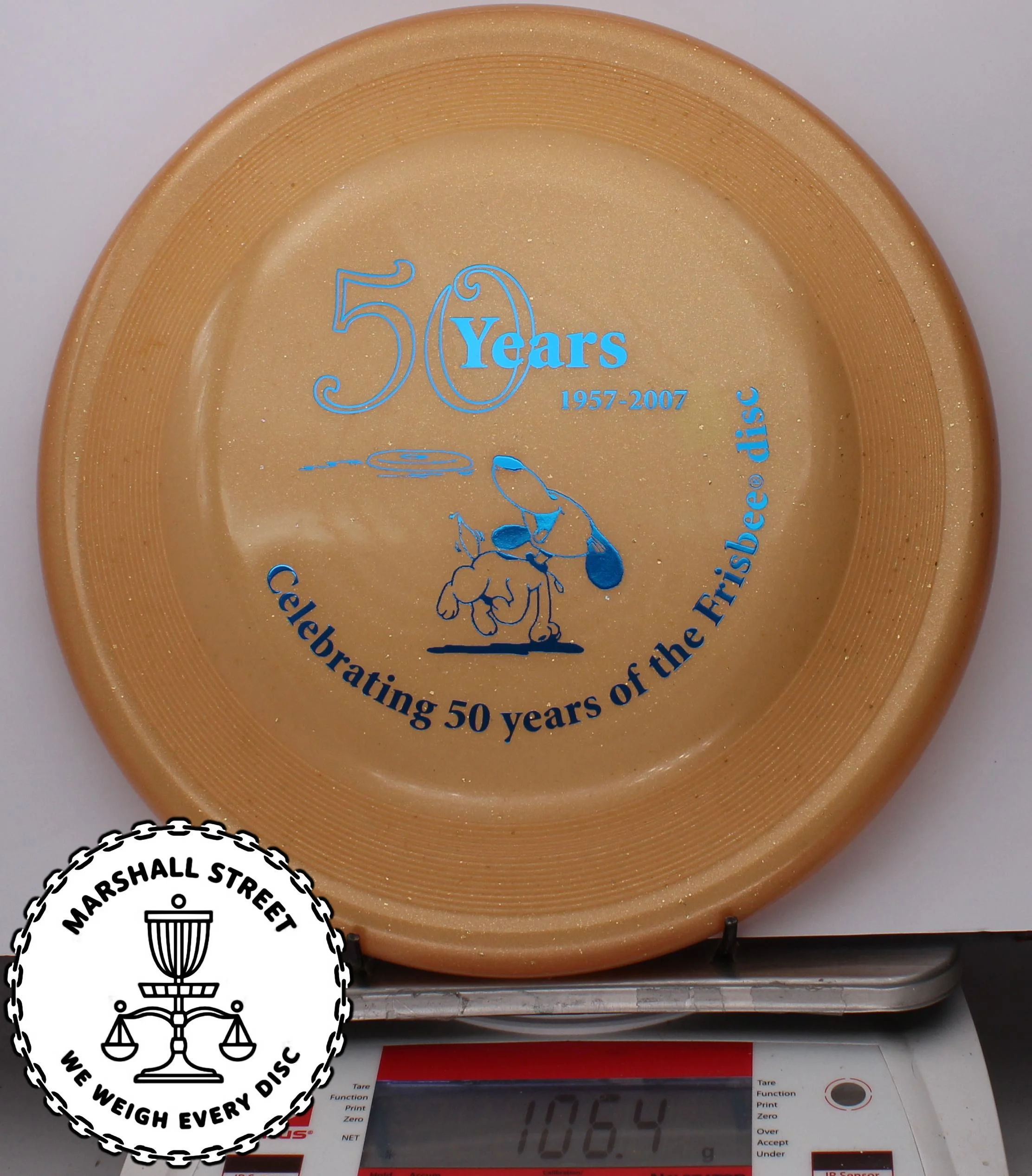 213569.jpg Wham-O Fastback, 50th - #08 Gold, 106