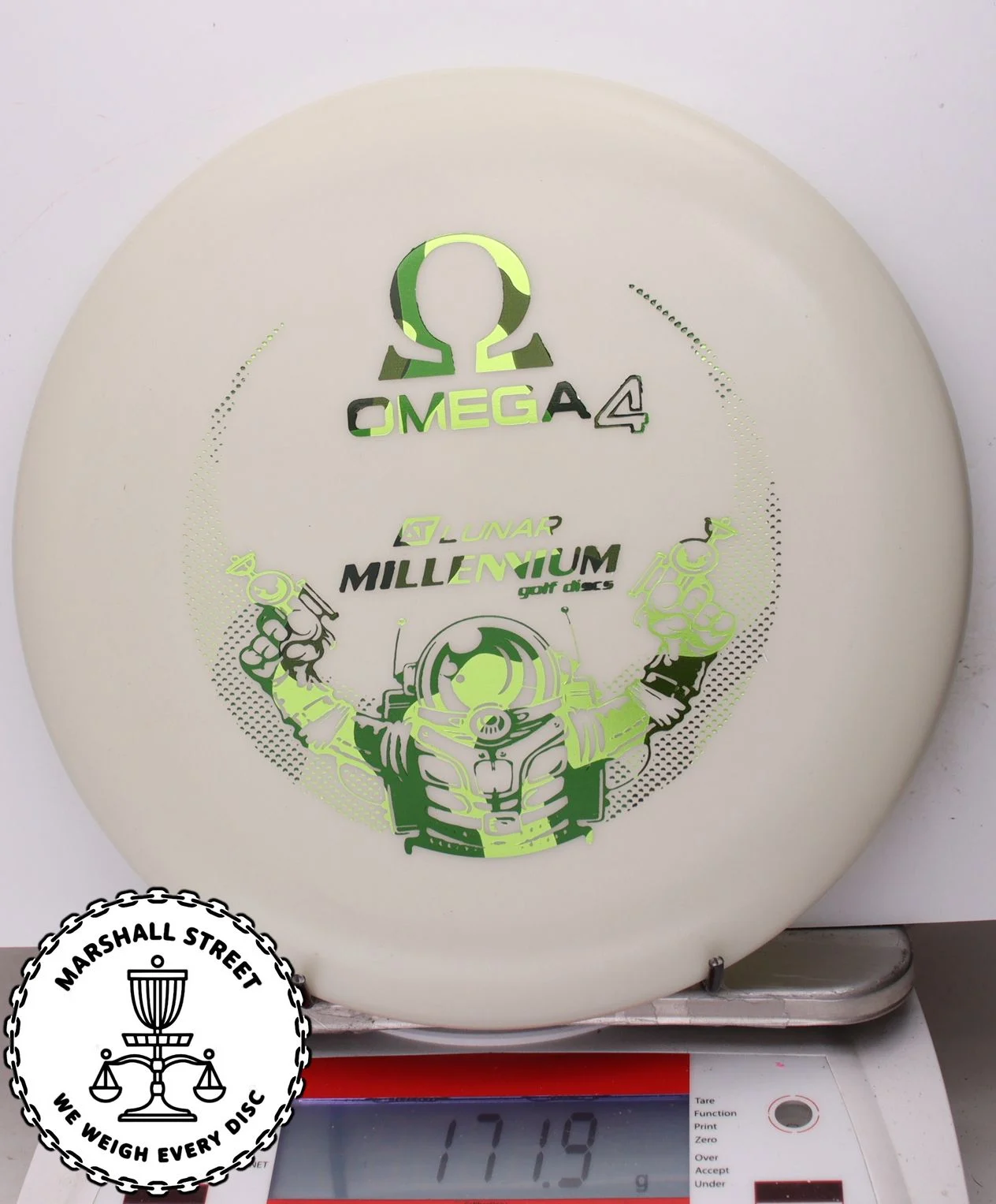 345709.jpg Delta-T Lunar Omega4 - #40 WhiteGlo, 172