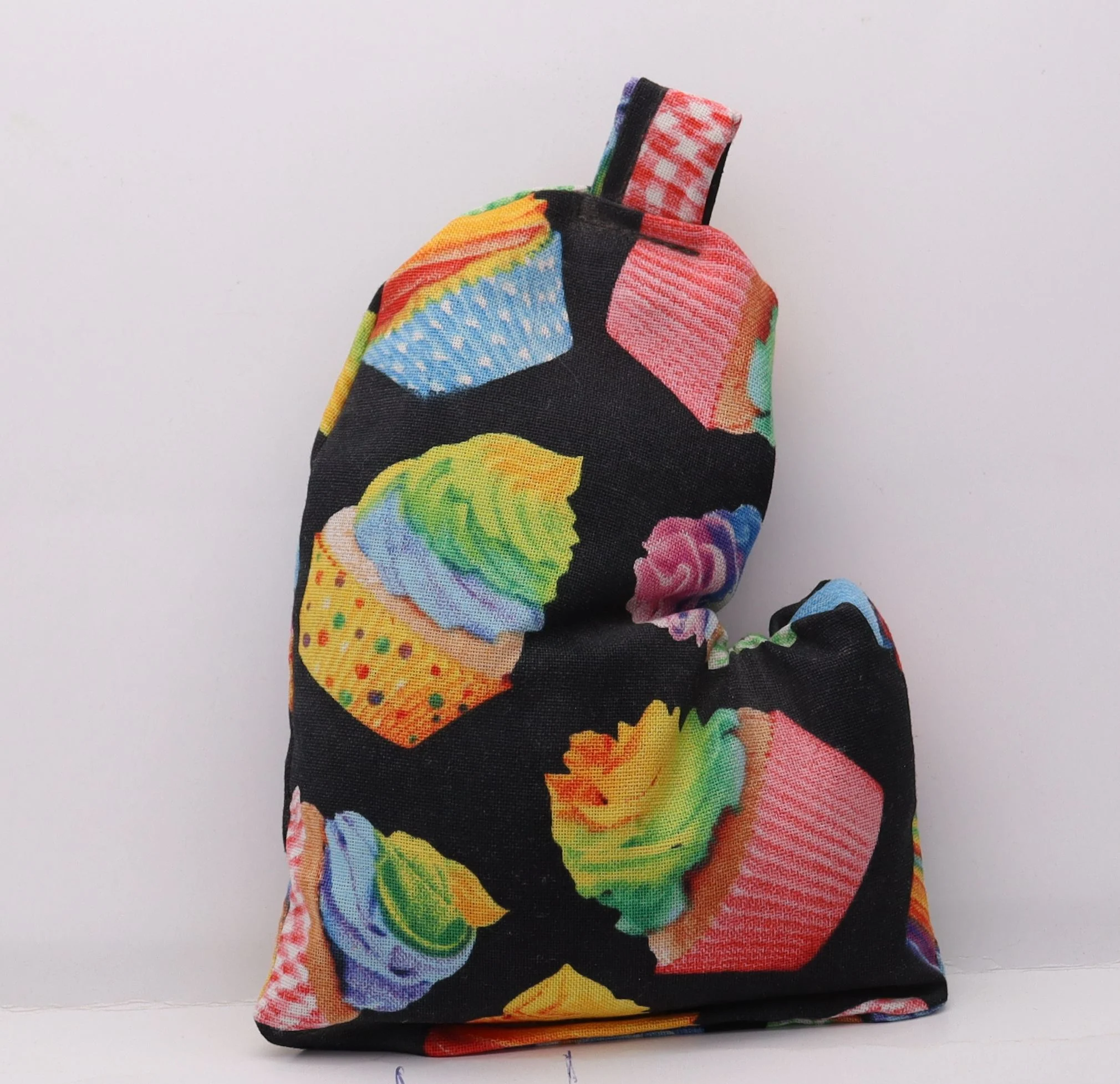 039625 Mitten Bags - #01 Rainbow Cupcakes, Black Base