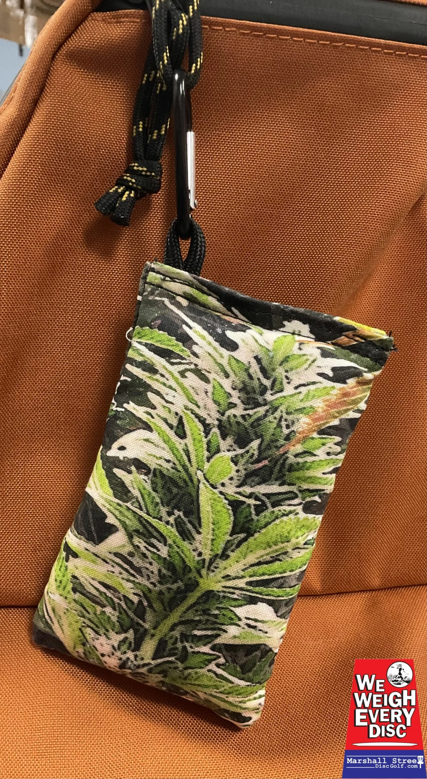 167298 Chalky Bags with Carabiner - Big Buds-Green, Chalky Bags
