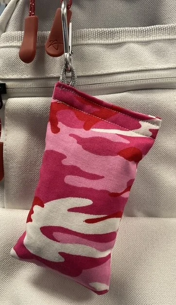 355079 Clay Bags with Carabiner - Pink Camo, CLAY