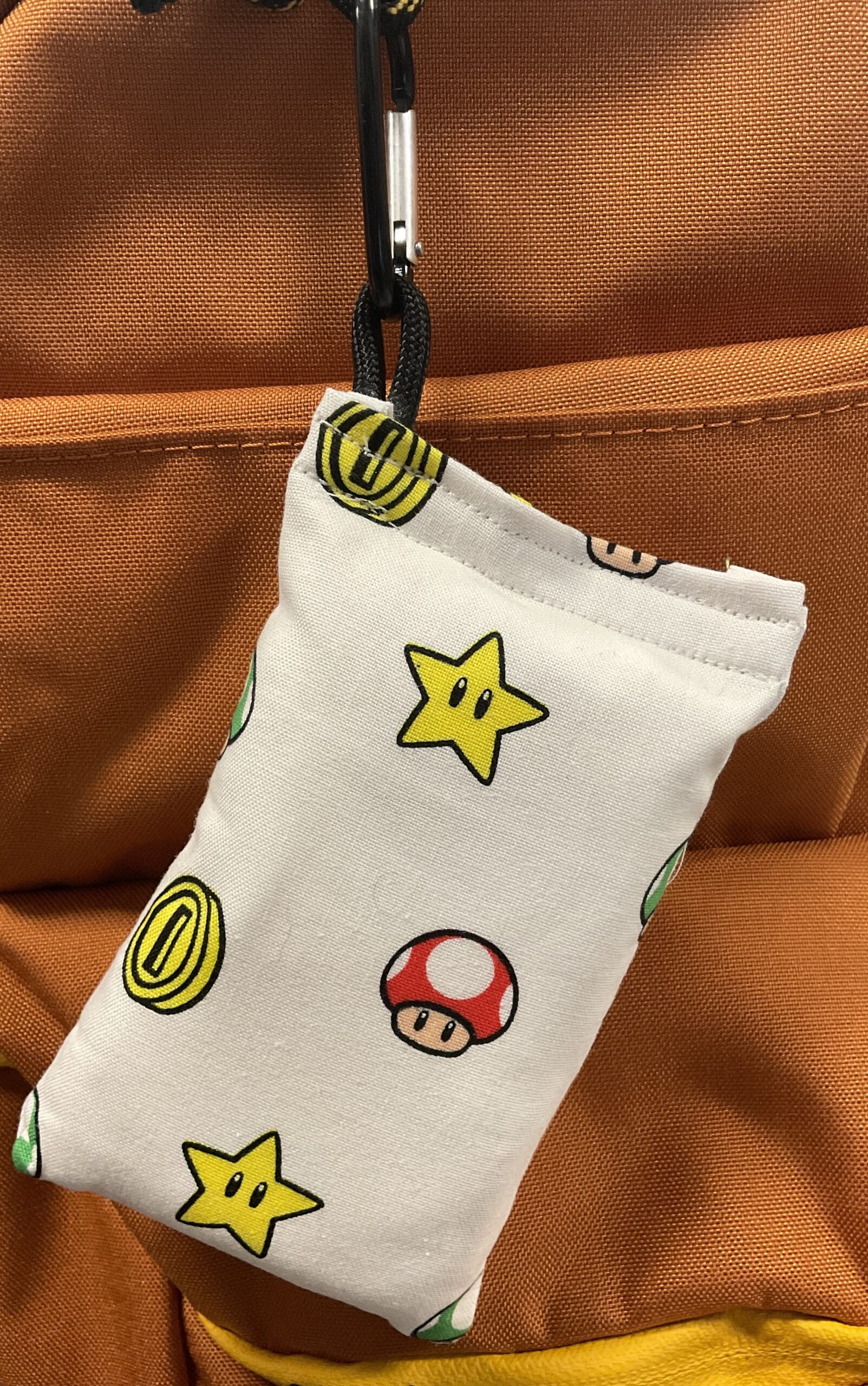 462721 Chalky Bags with Carabiner - Power Up-White, Chalky