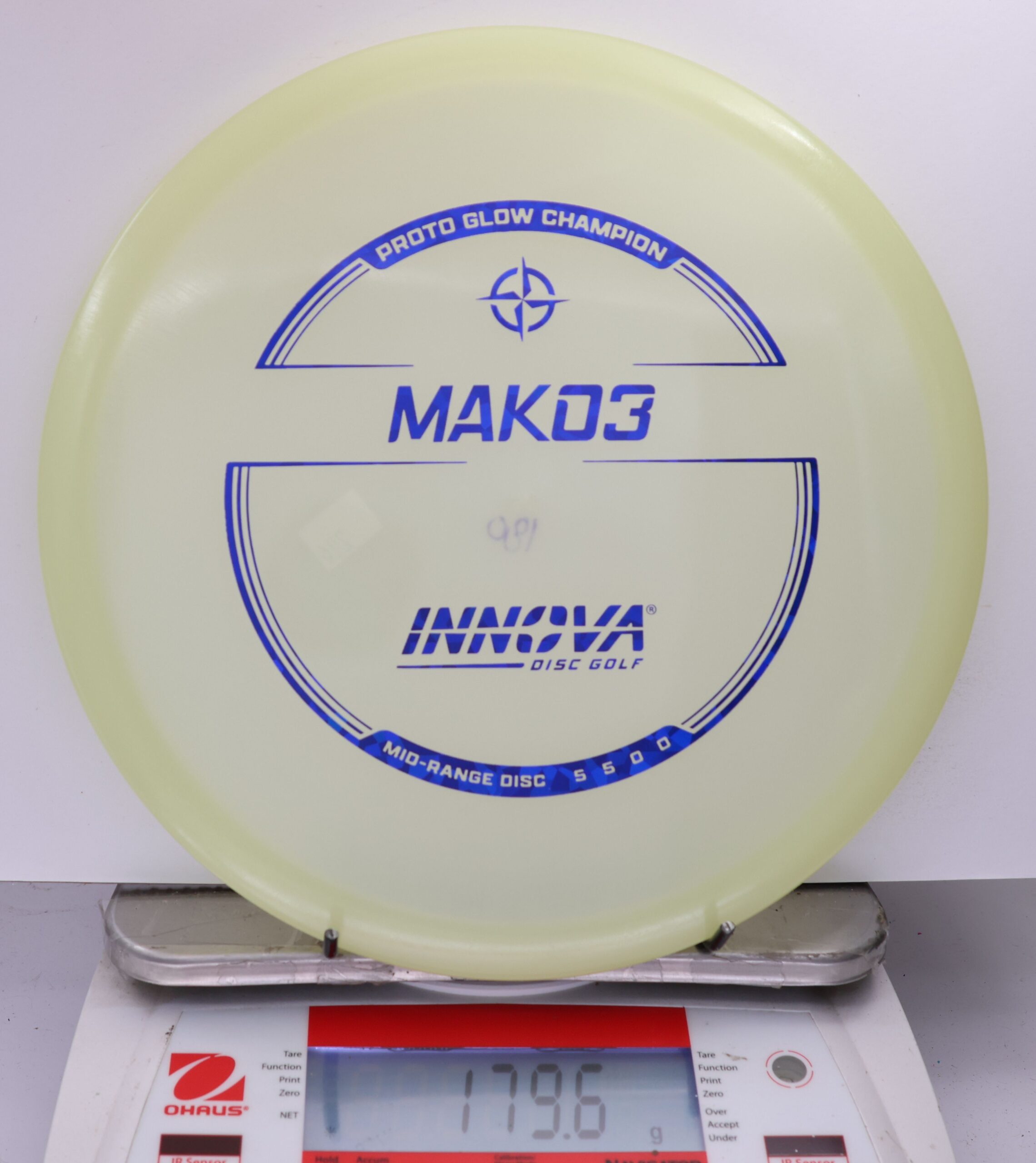 511449 Proto Glow Champion Mako3 - #206 White Glow, 180