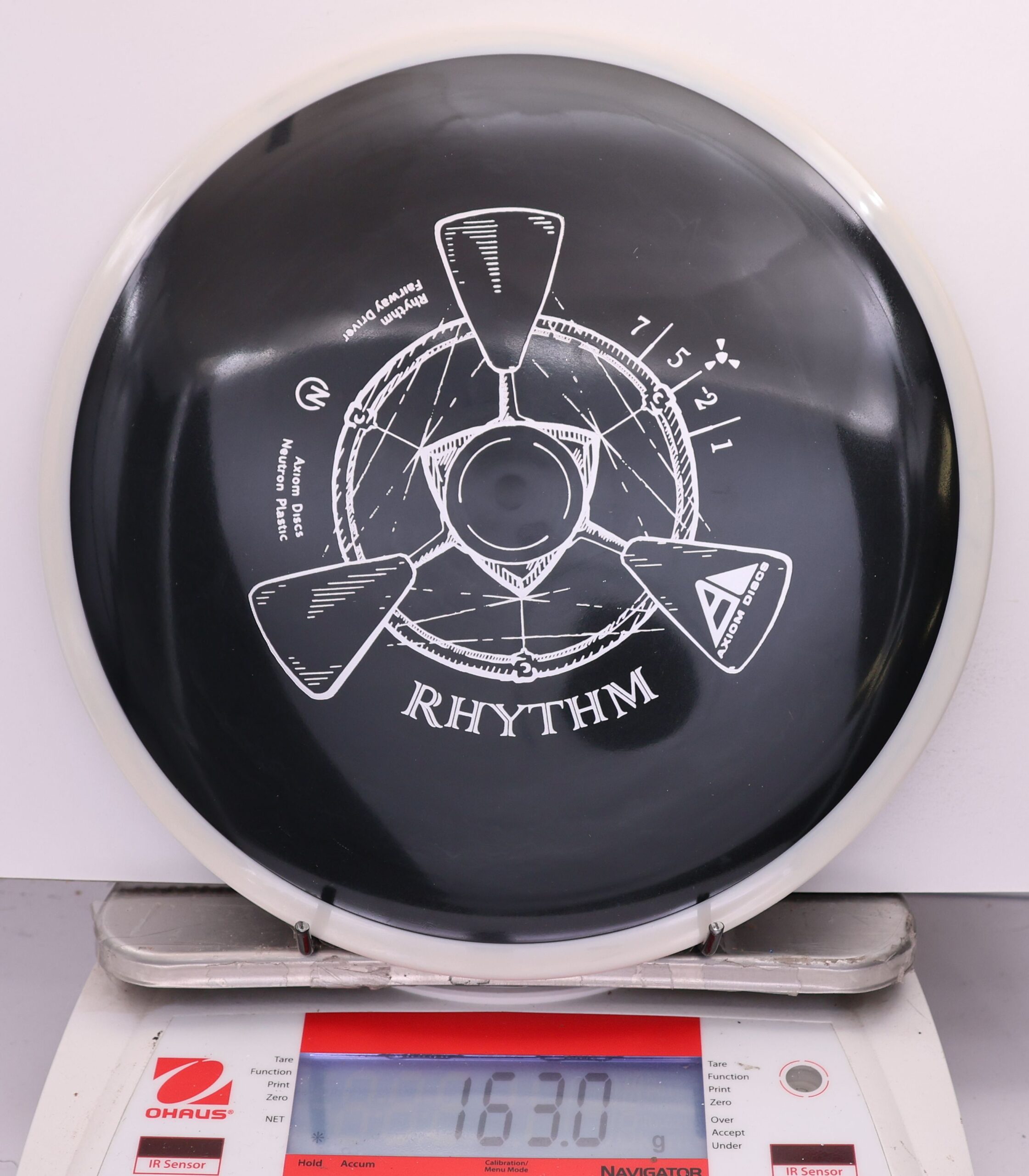 547093 Neutron Rhythm - #951 White-Black, 163