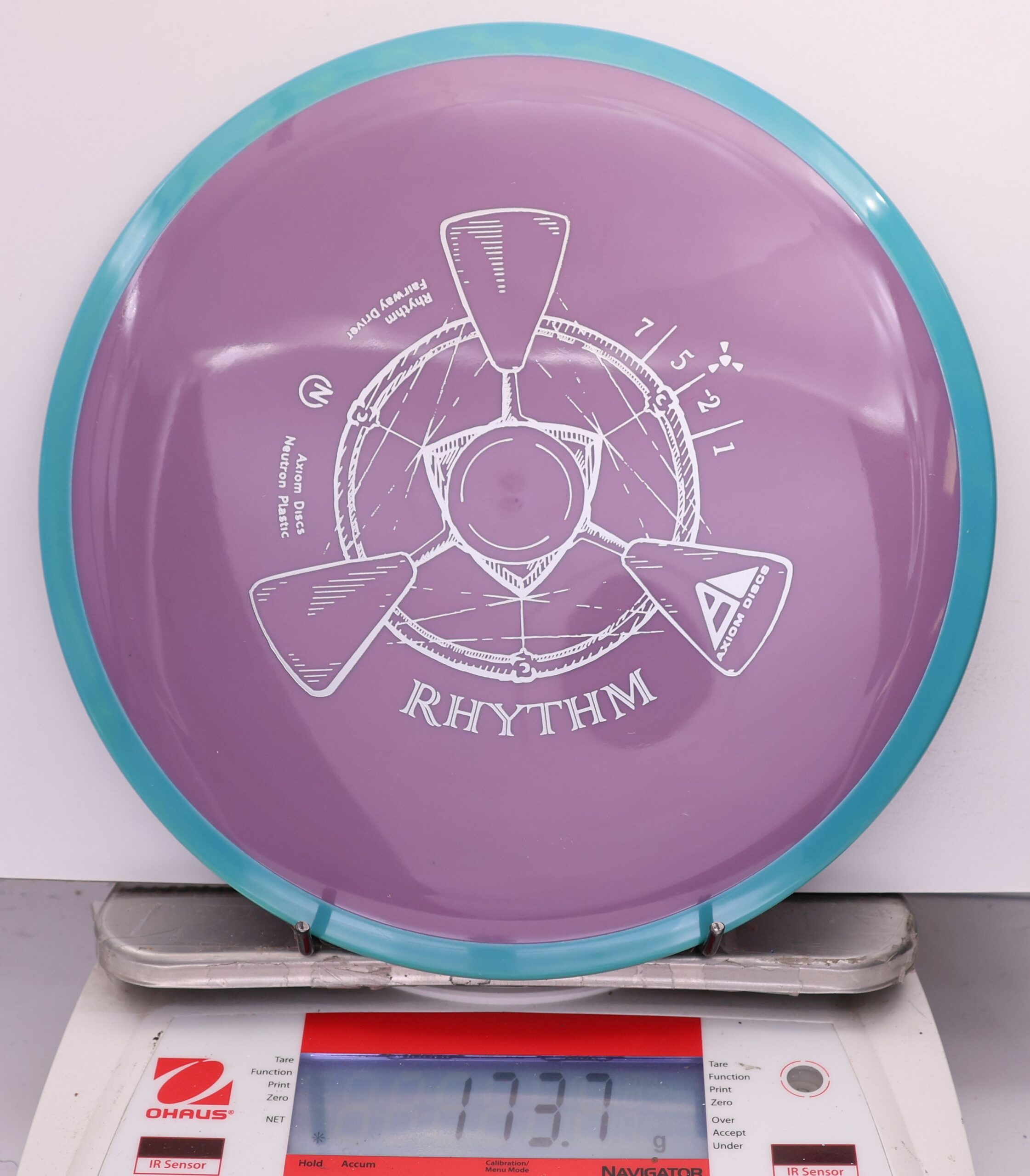 547175 Neutron Rhythm - #961 Blue-Purple, 174