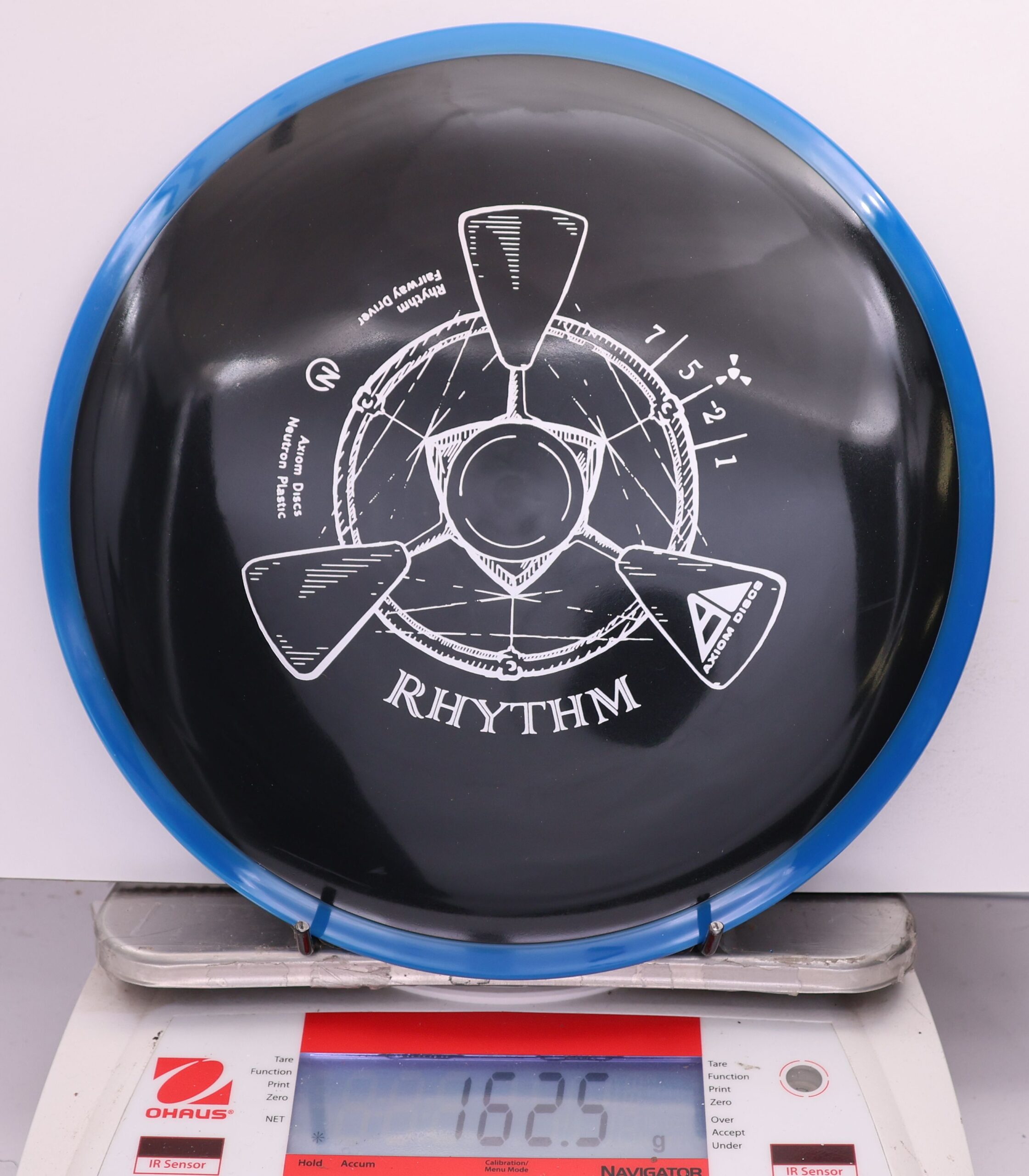 547249 Neutron Rhythm - #967 Blue-Black, 163