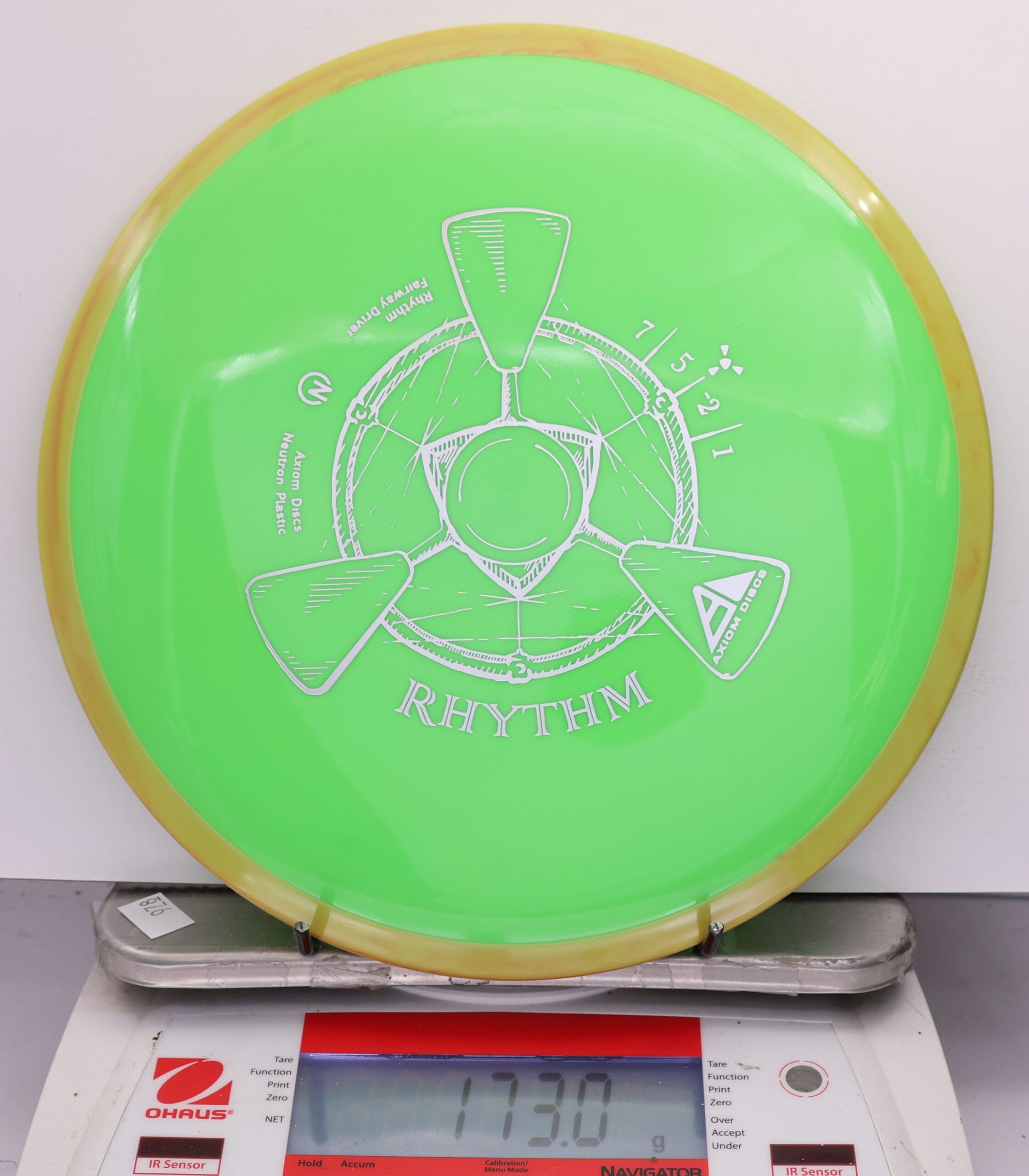 547328 Neutron Rhythm - #978 Yellow-Green, 173