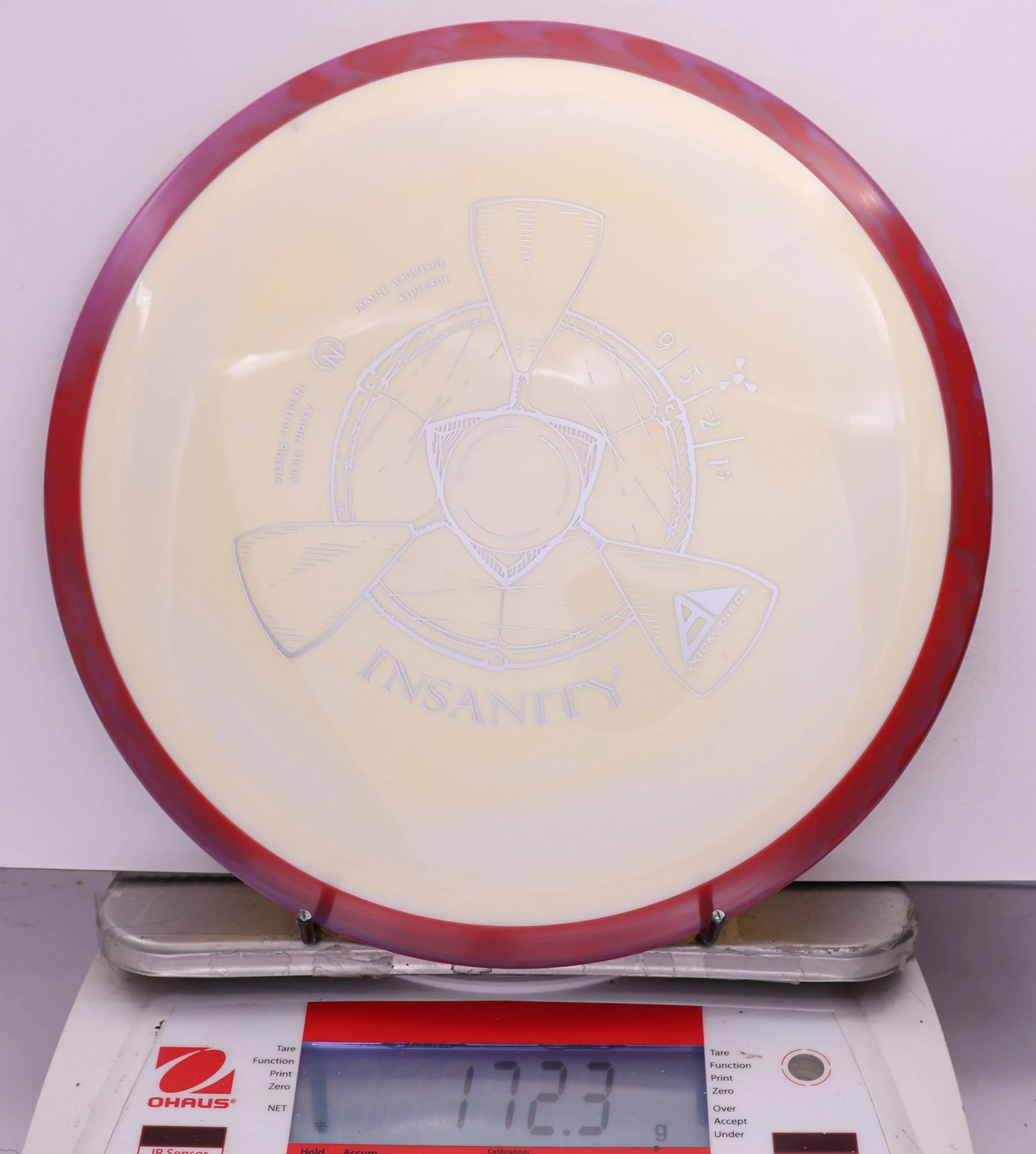 547610 Neutron Insanity - #973 Maroon-Cream, 172
