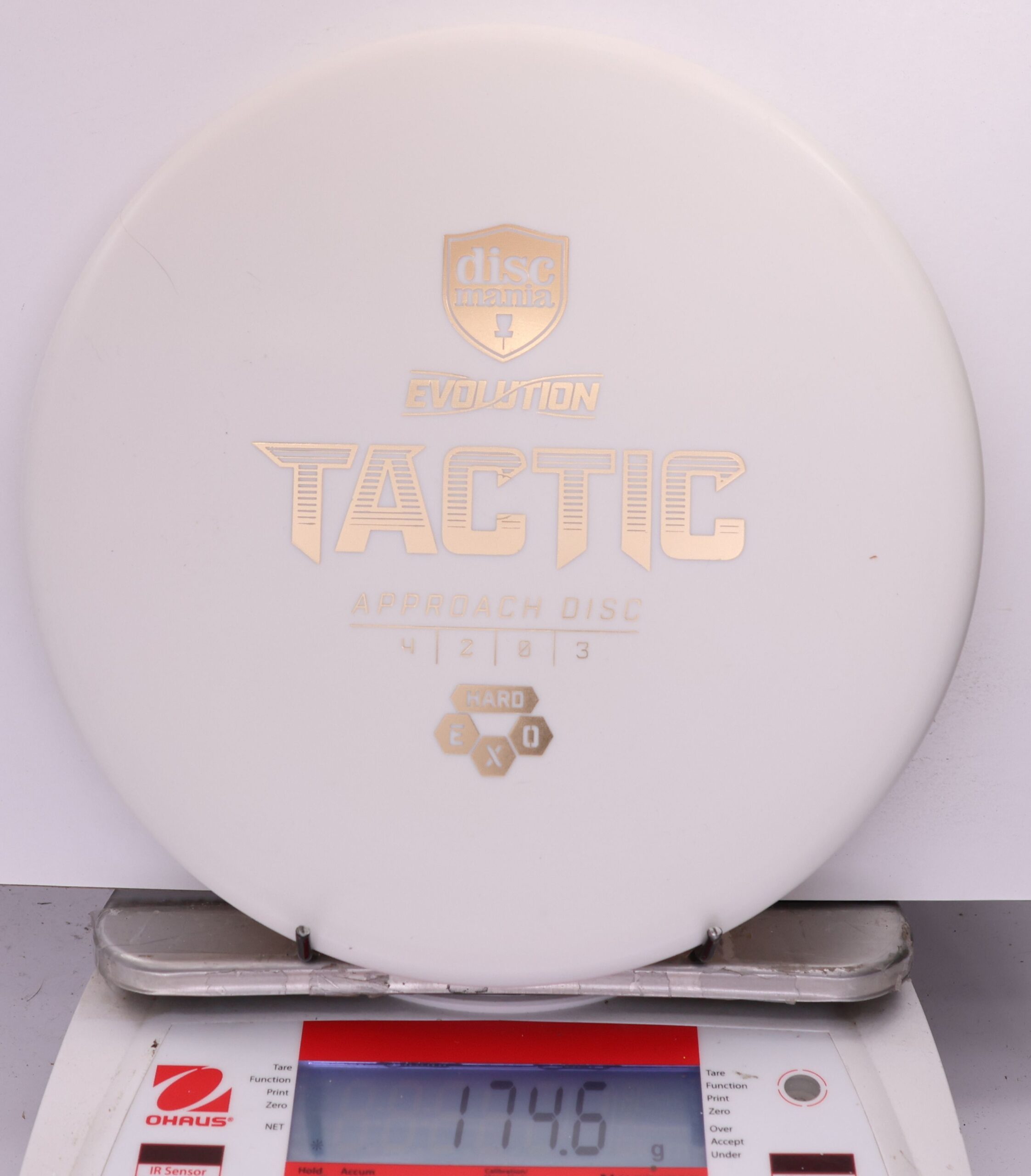 562597 Exo Hard Tactic - #810 White, 175