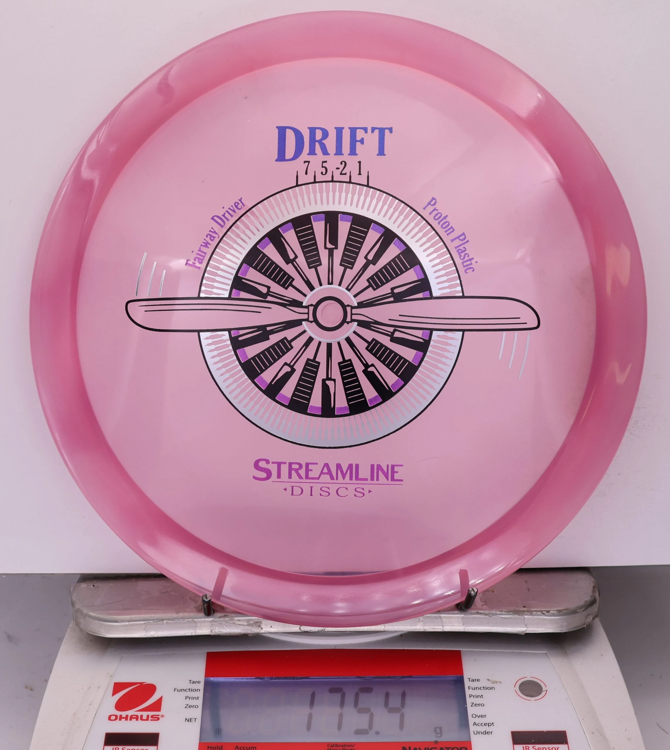 785545 Proton Drift - #304 Clear Magenta, 175