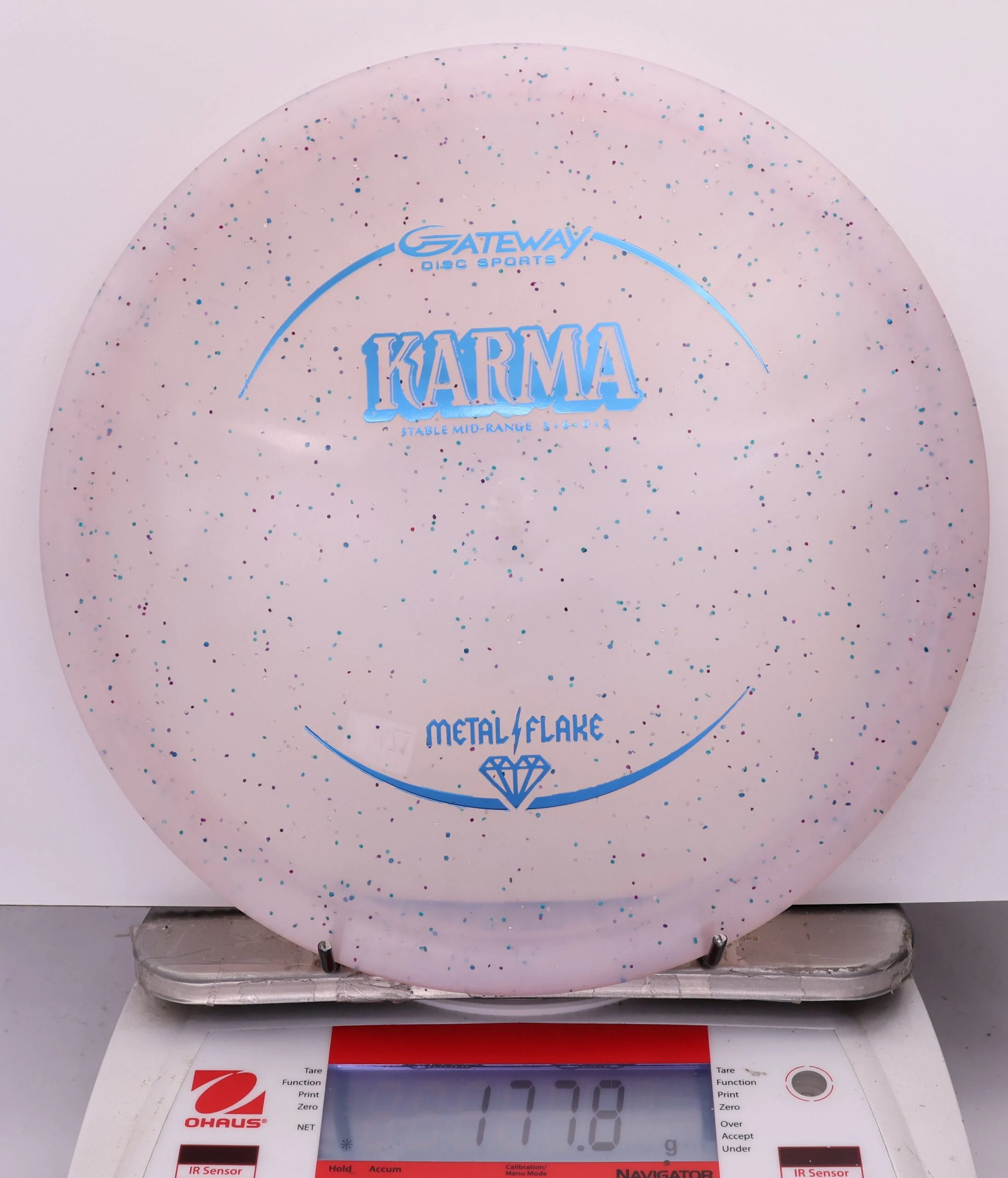 813305 Metal Flake Diamond Karma - #471 LtPink, 178
