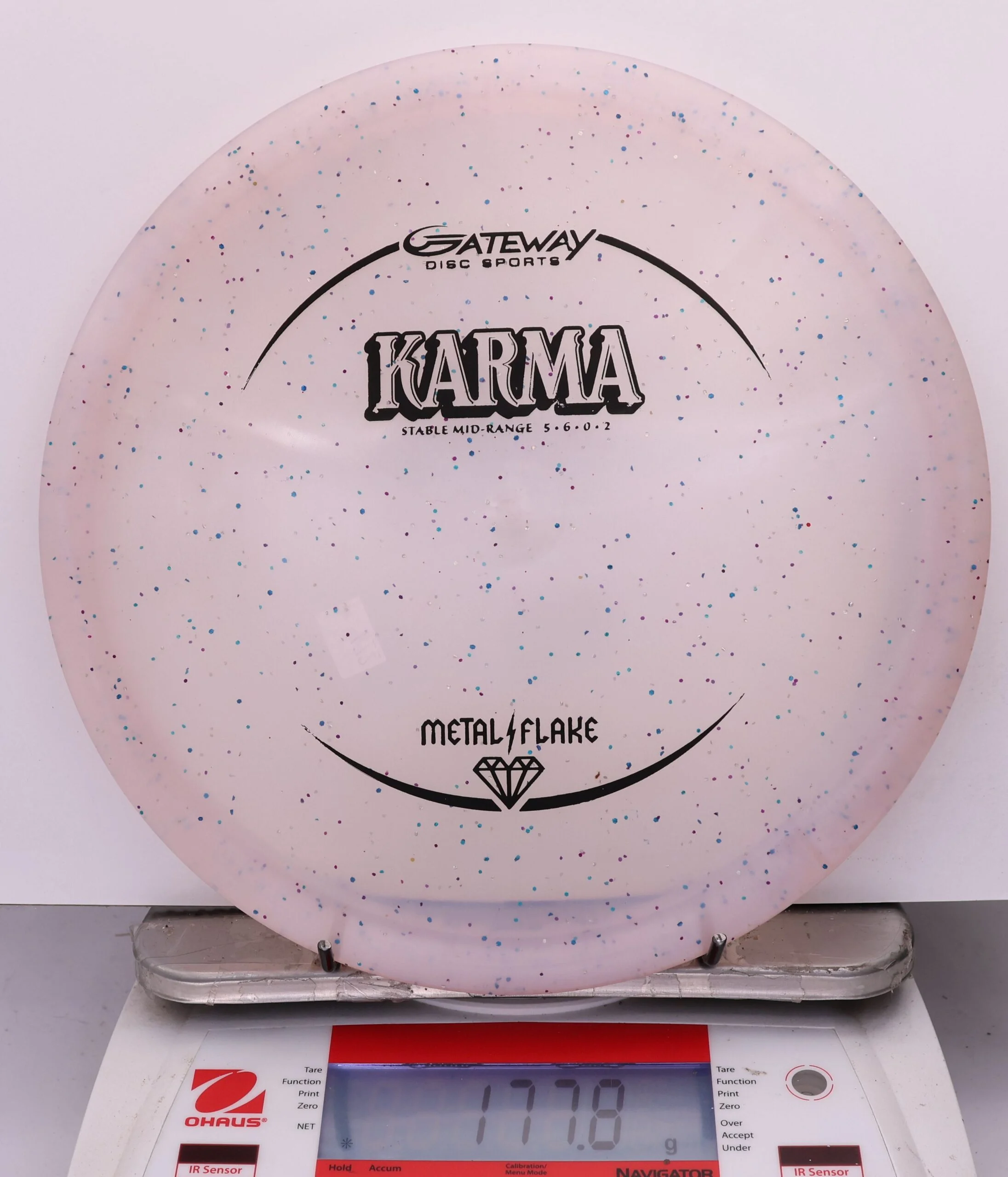 813306 Metal Flake Diamond Karma - #472 LtPink, 178