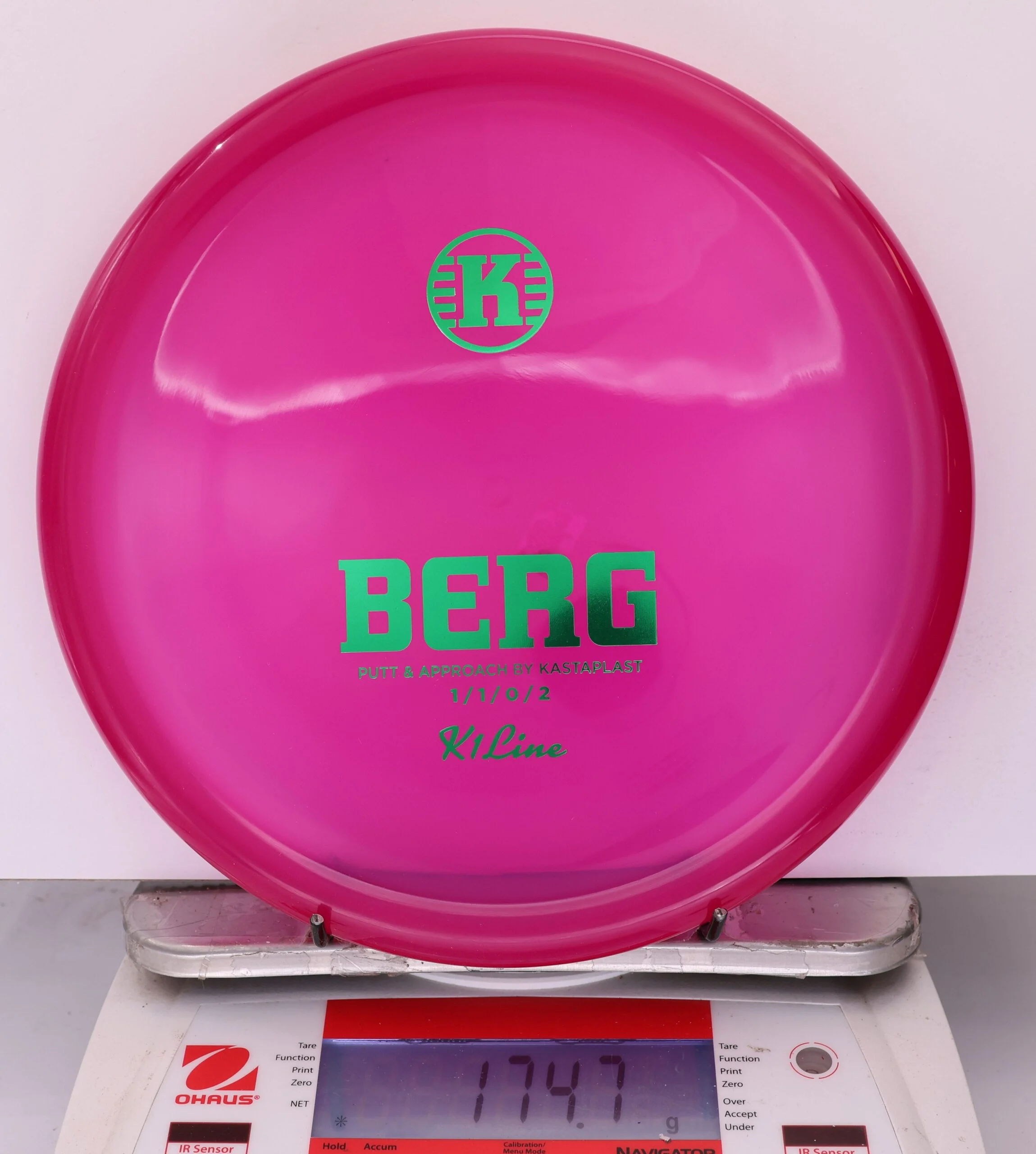897878 K1 Berg - #03 Magenta, 175