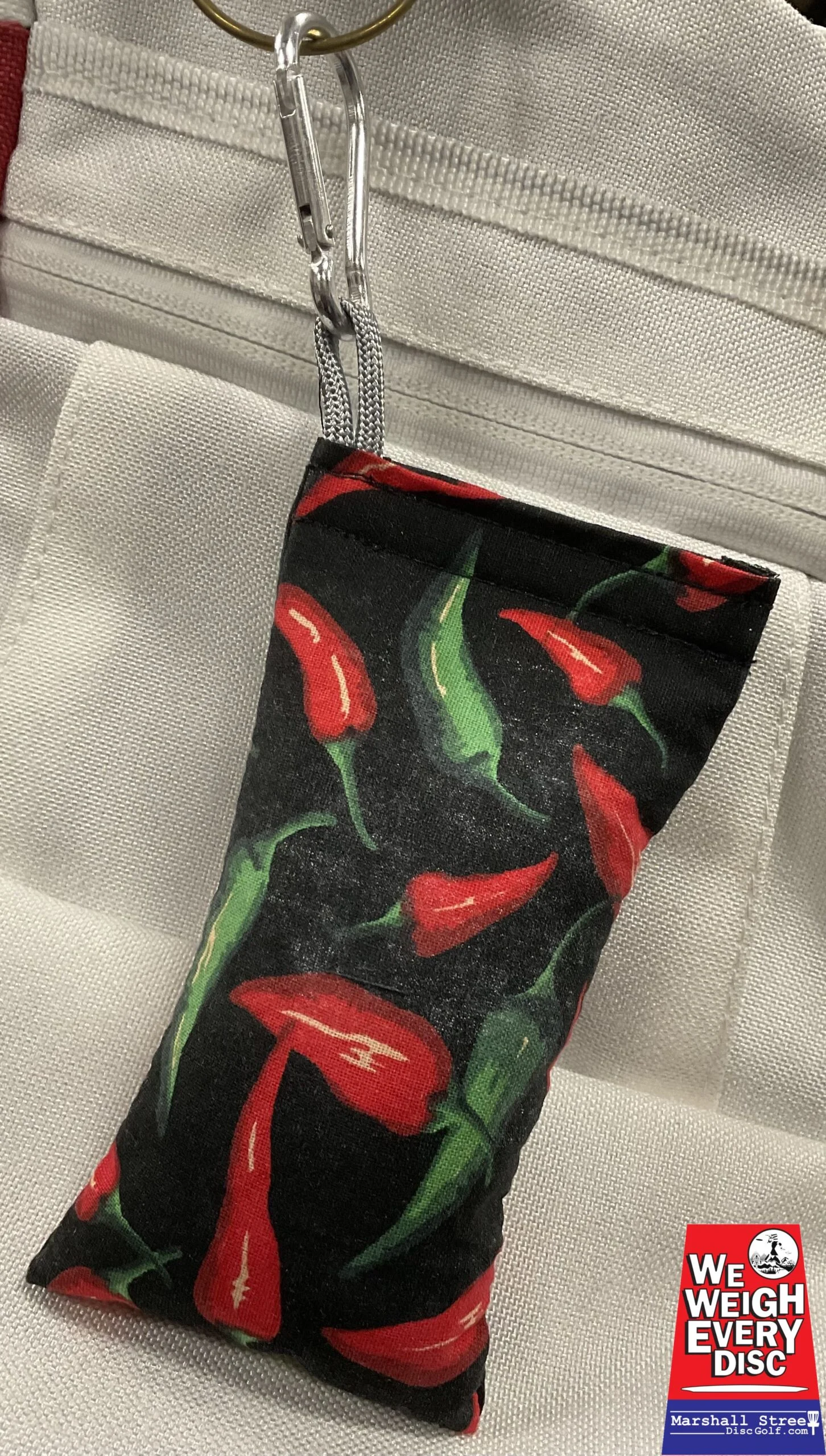 933910 Clay Bags with Carabiner - Chili Pepper-Black, CLAY