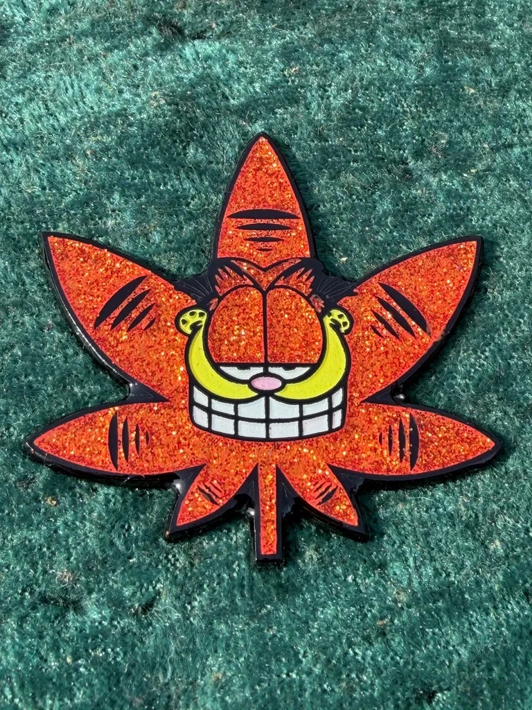 960161 Garfijuana, Pins by Festi Daze - ORANGE Garfijuana, G3