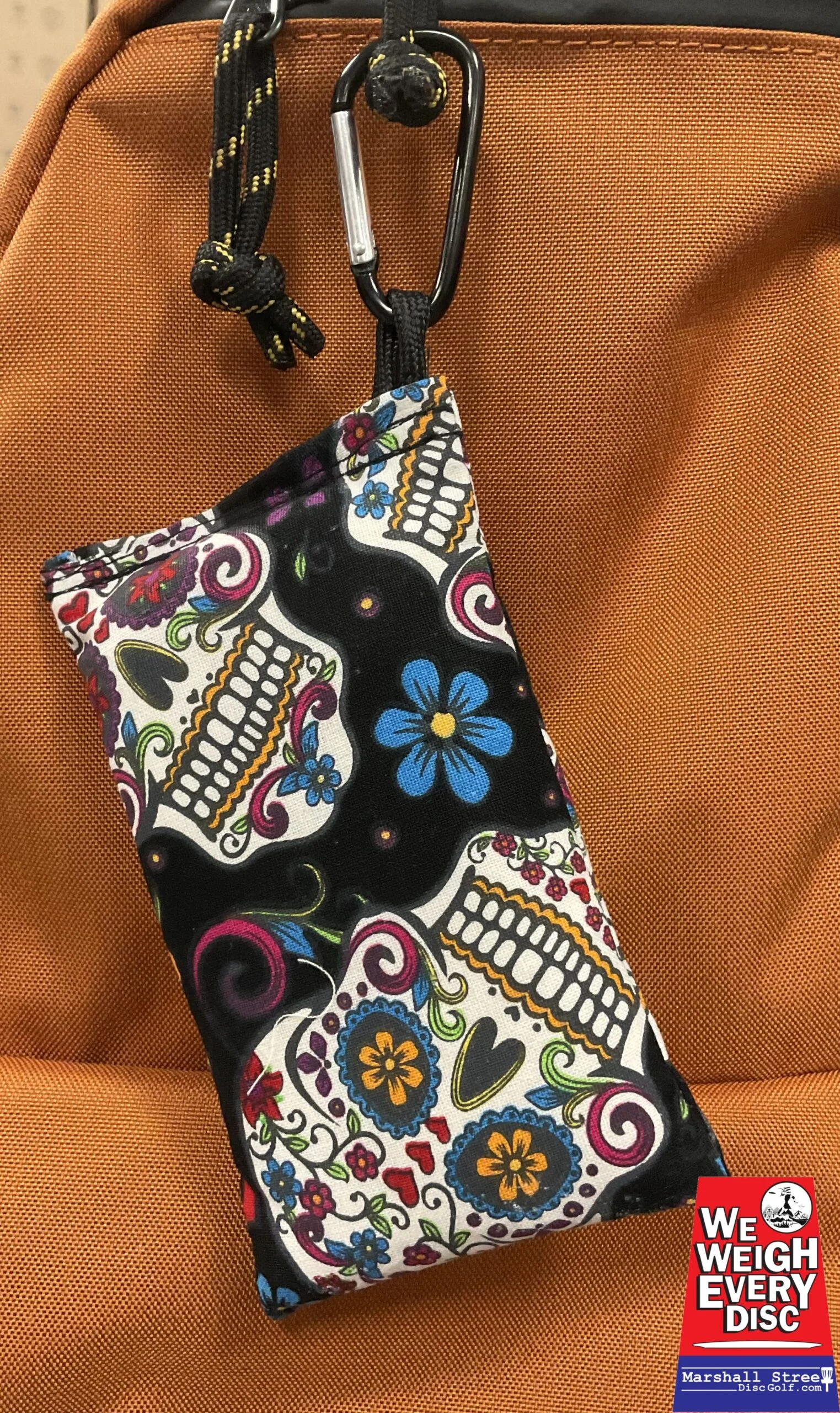 995283 Chalky Bags with Carabiner - Sugar Skulls-Black, Chalky Bag