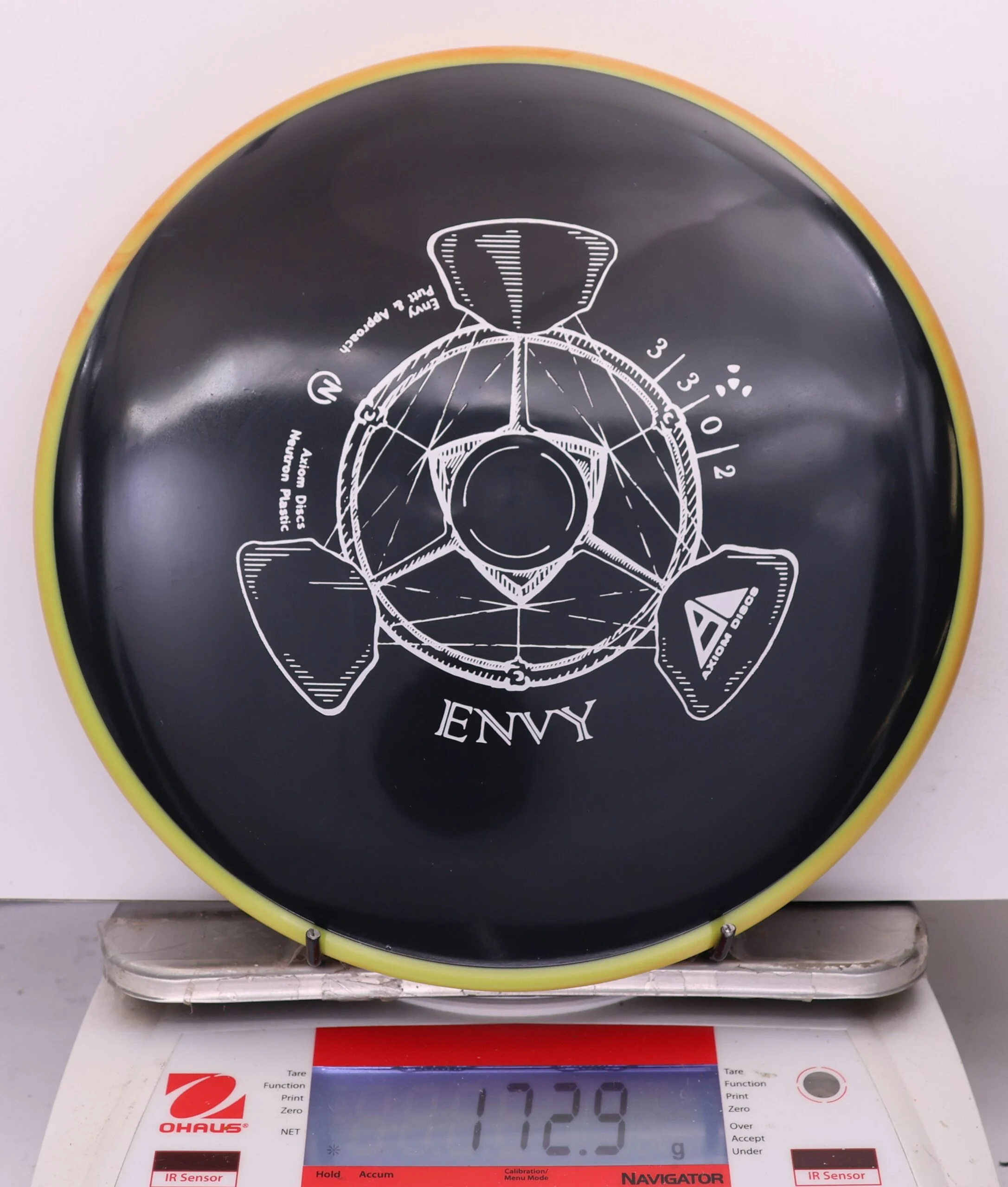 999733 Neutron Envy - #586 YellowOrange-Black, 173