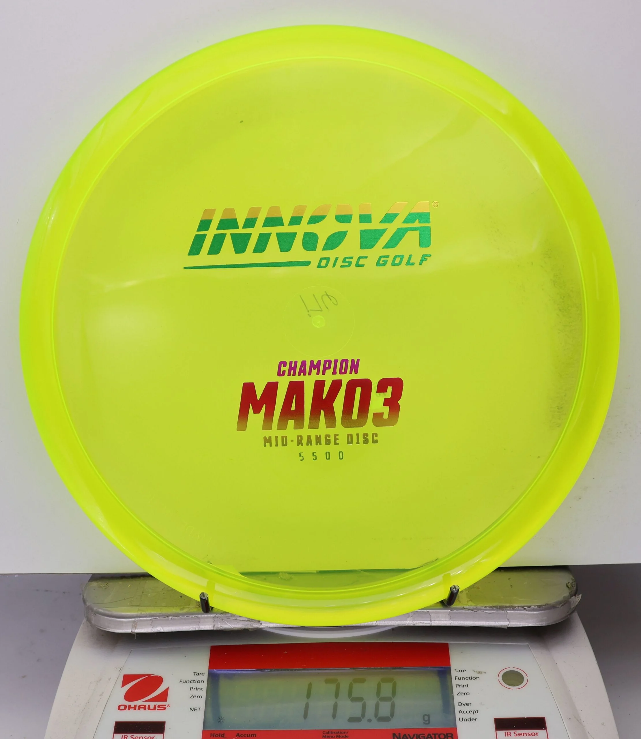 1027739 Champion Mako3 - #04 NYellow, 176