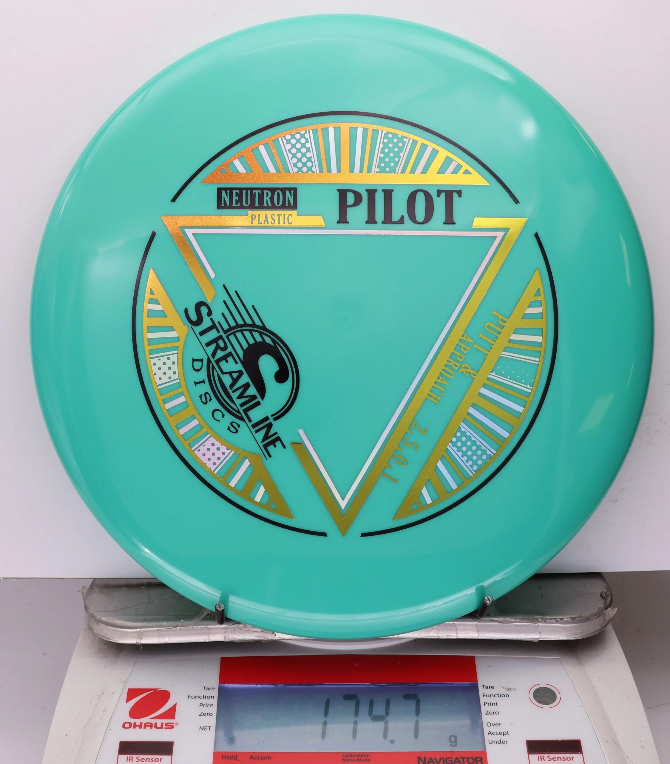 1044682 Neutron Pilot - #607 Aqua, 175