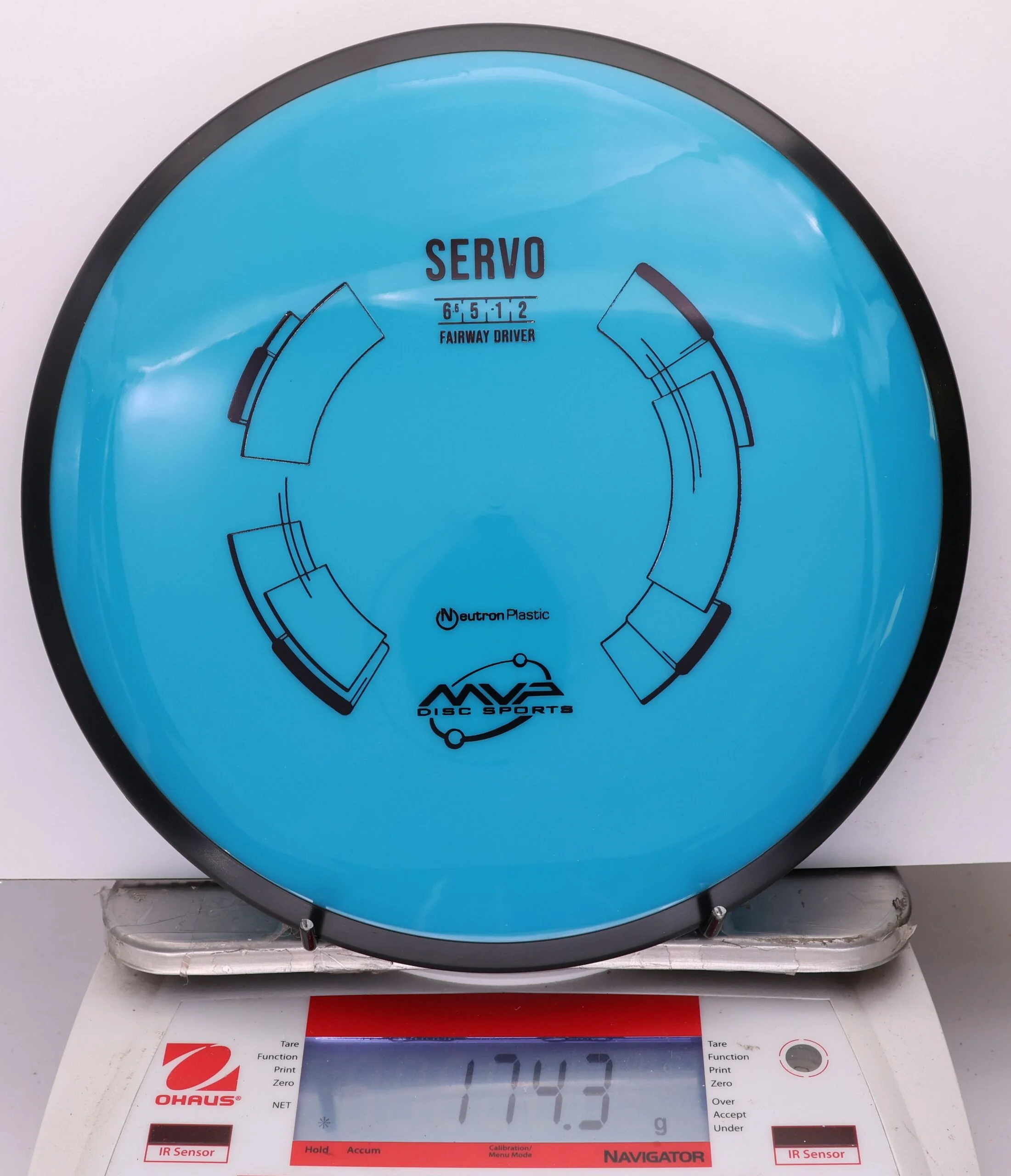 1045075 Neutron Servo - #611 Blue, 174