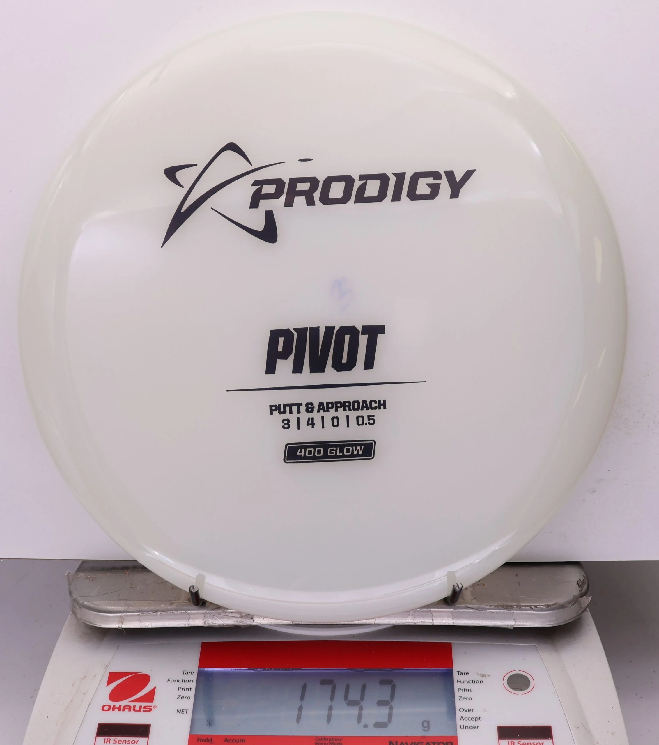 1051100 Pivot 400, Glow - #09 White, 174