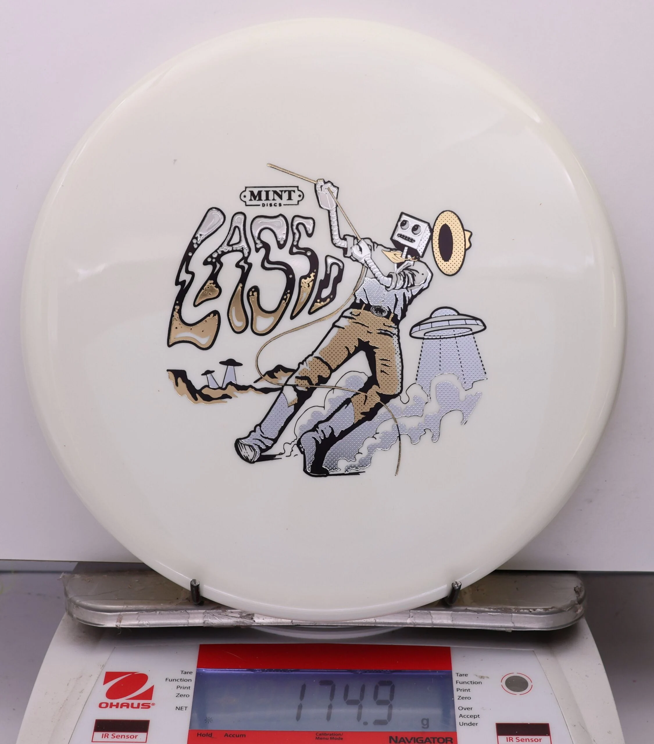 1100239 Apex Lasso, Dust Up by Brad Bond - #26 White, 175