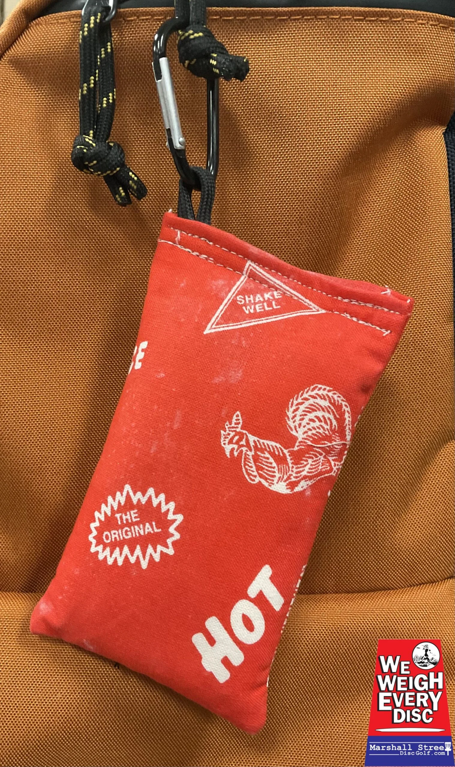 1107073 Chalky Bags with Carabiner - Sriracha-Red, Chalky Bags