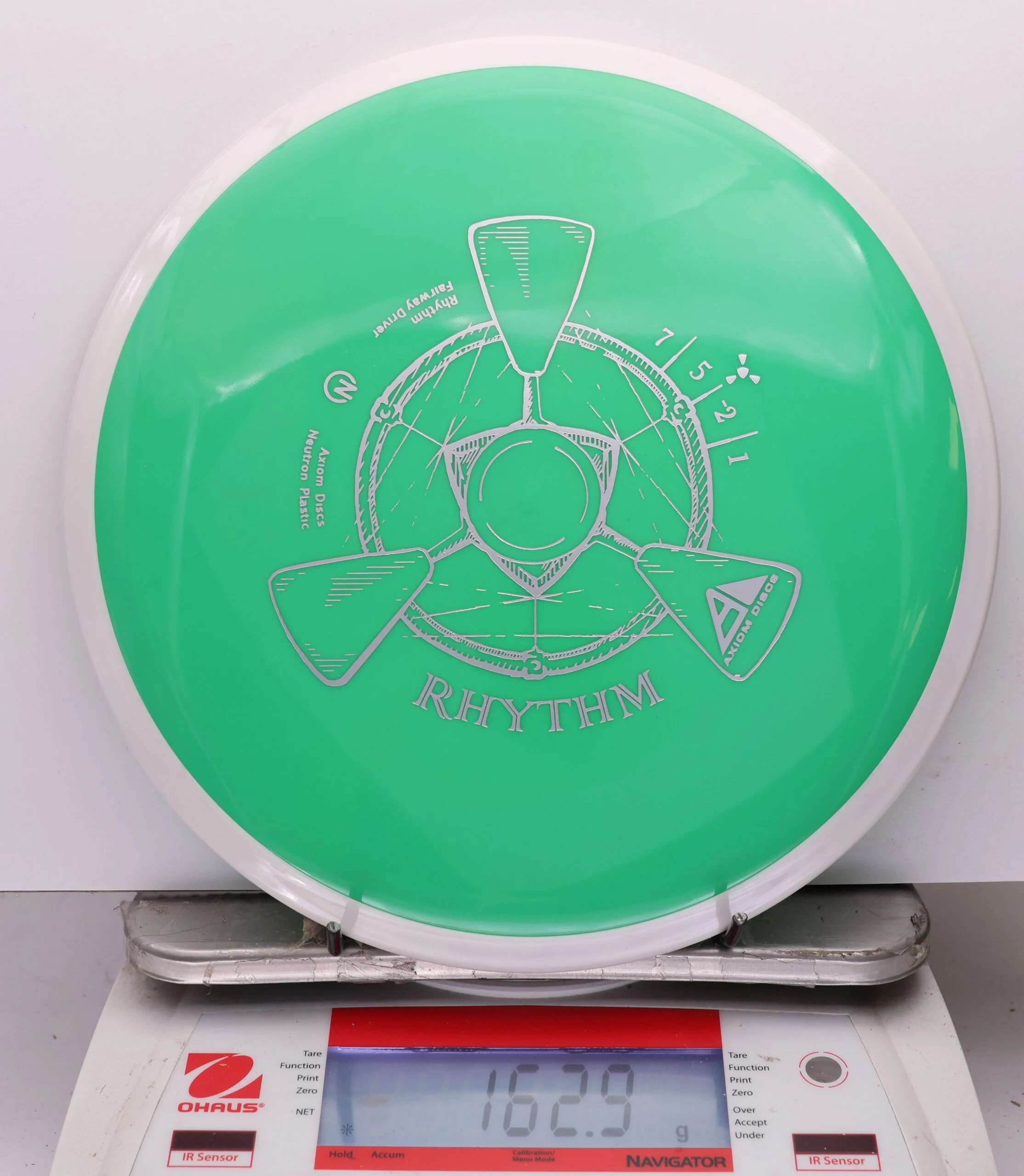 1117737 Neutron Rhythm - #698 White-Green, 163