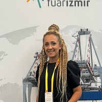 Özlem Çi̇Nar Email