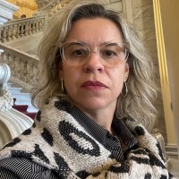 Renata Mendonca Email