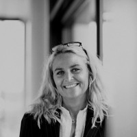 Pia Bay Email & Phone Number