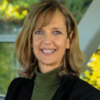 Julia Smith Email & Phone Number