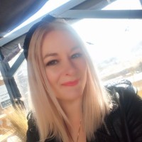 Laura Oliver Email