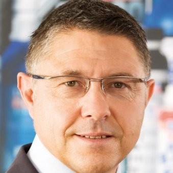 Pete harman. Немец генеральный директор. Профайн рус генеральный директор. Мрозик петер. Питер / петер.