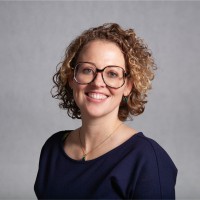 Lusanne Simons Email & Phone Number