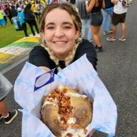 Baked Potato Employee Nayla Dantas's profile photo