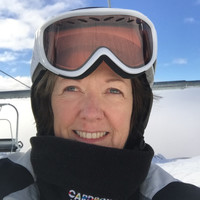 Wardrobe World Employee Di Sherer's profile photo