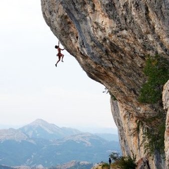 Zipline Employee Keller Rinaudo's profile photo