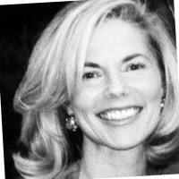 Coastal Living Magazine Employee Molly Pastor's profile photo